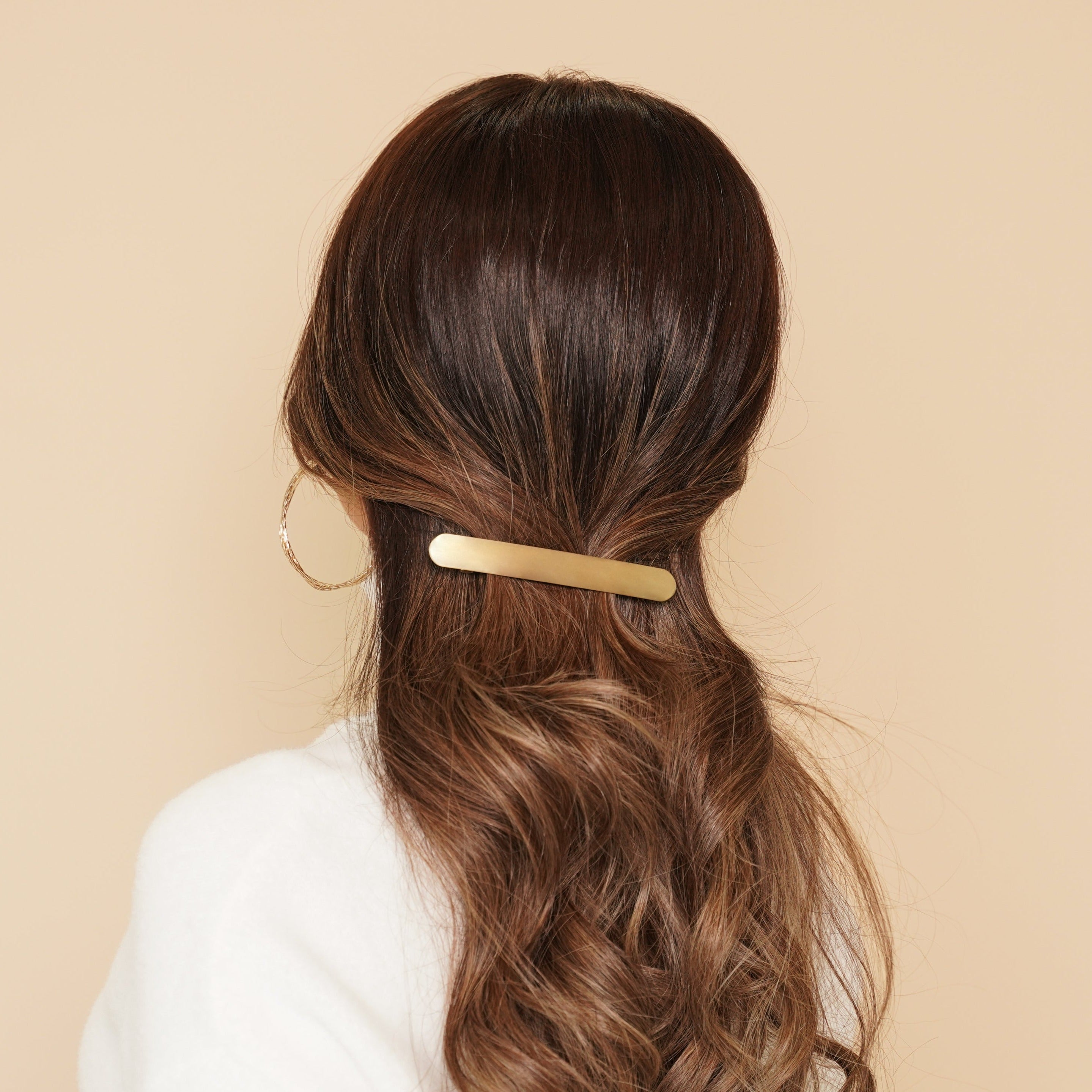 Eleanor Glossy Bar Barrette