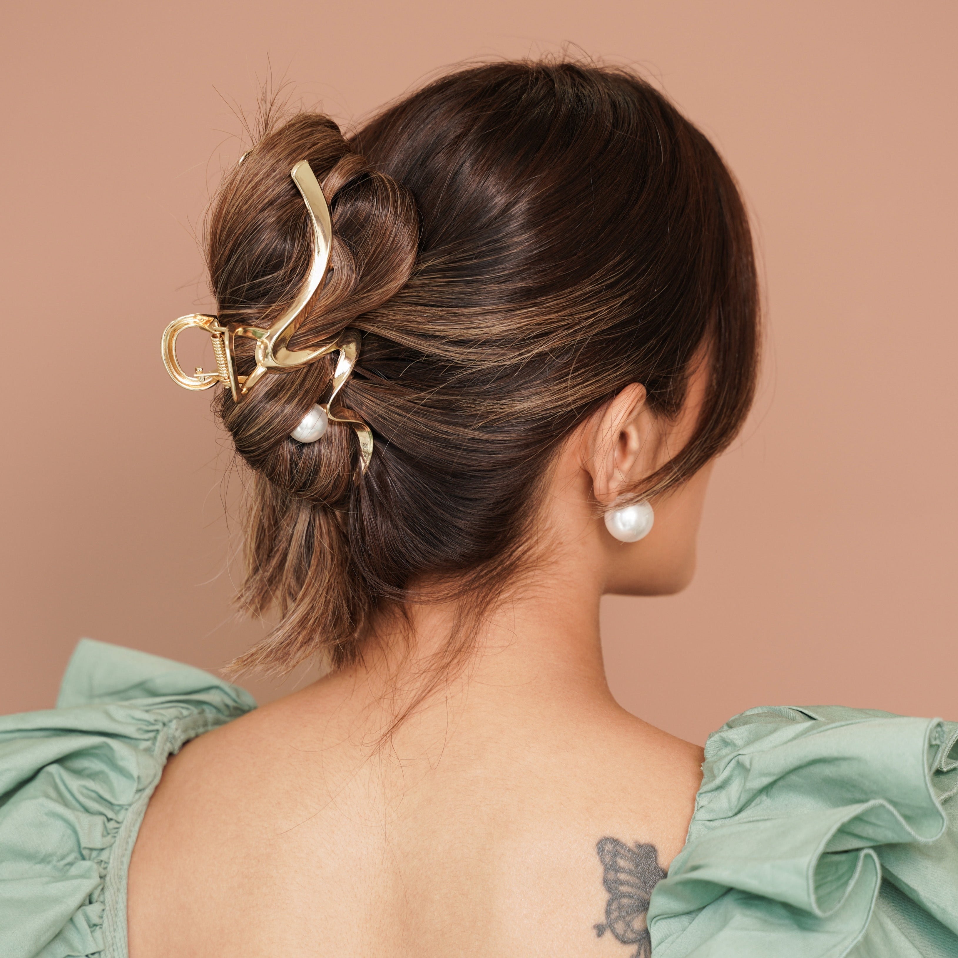 Zara Pearl Stud Claw Clip ( Large )