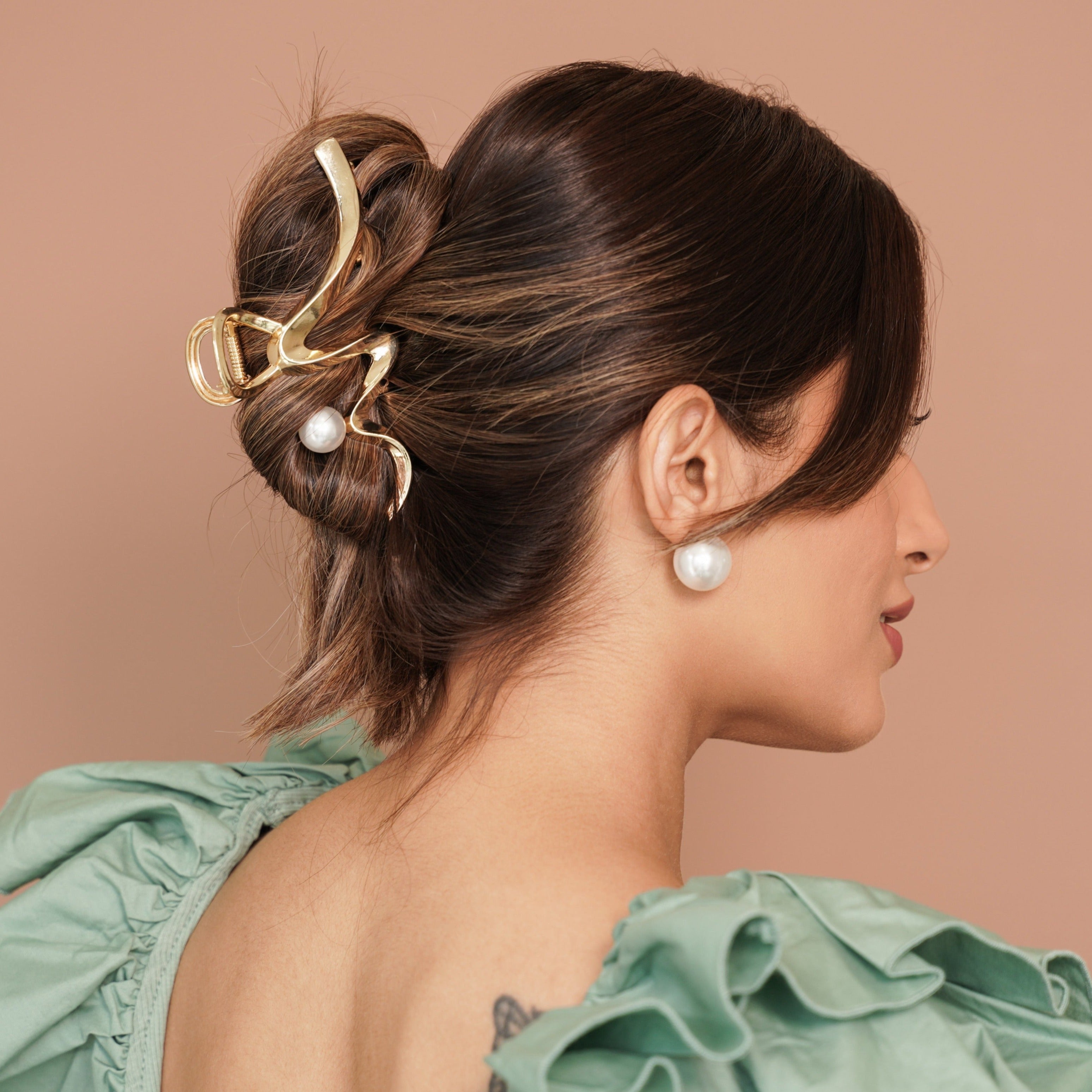 Zara Pearl Stud Claw Clip ( Large )